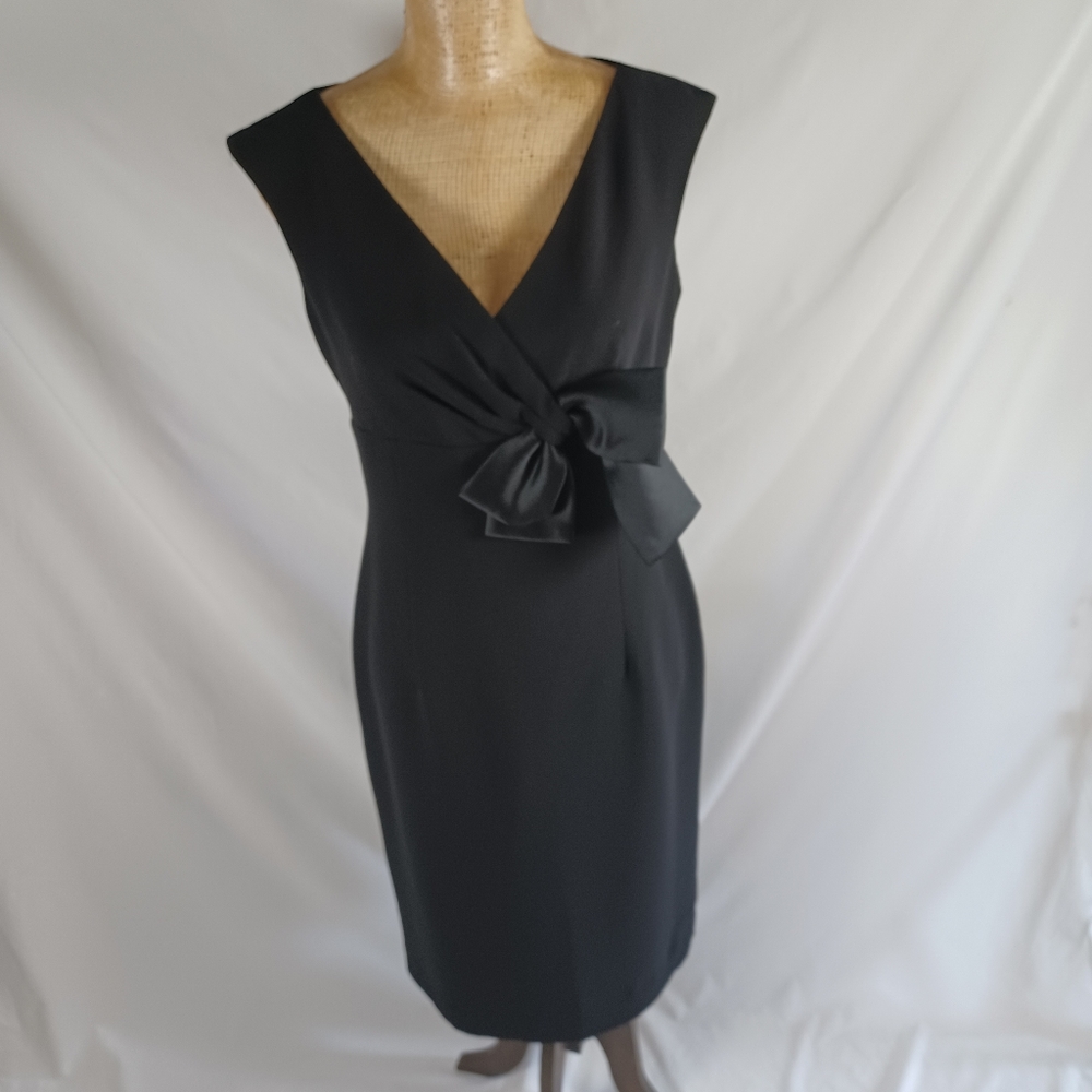 MAGGY LONDON Black Cocktail Size 6 Dress With Bow on it